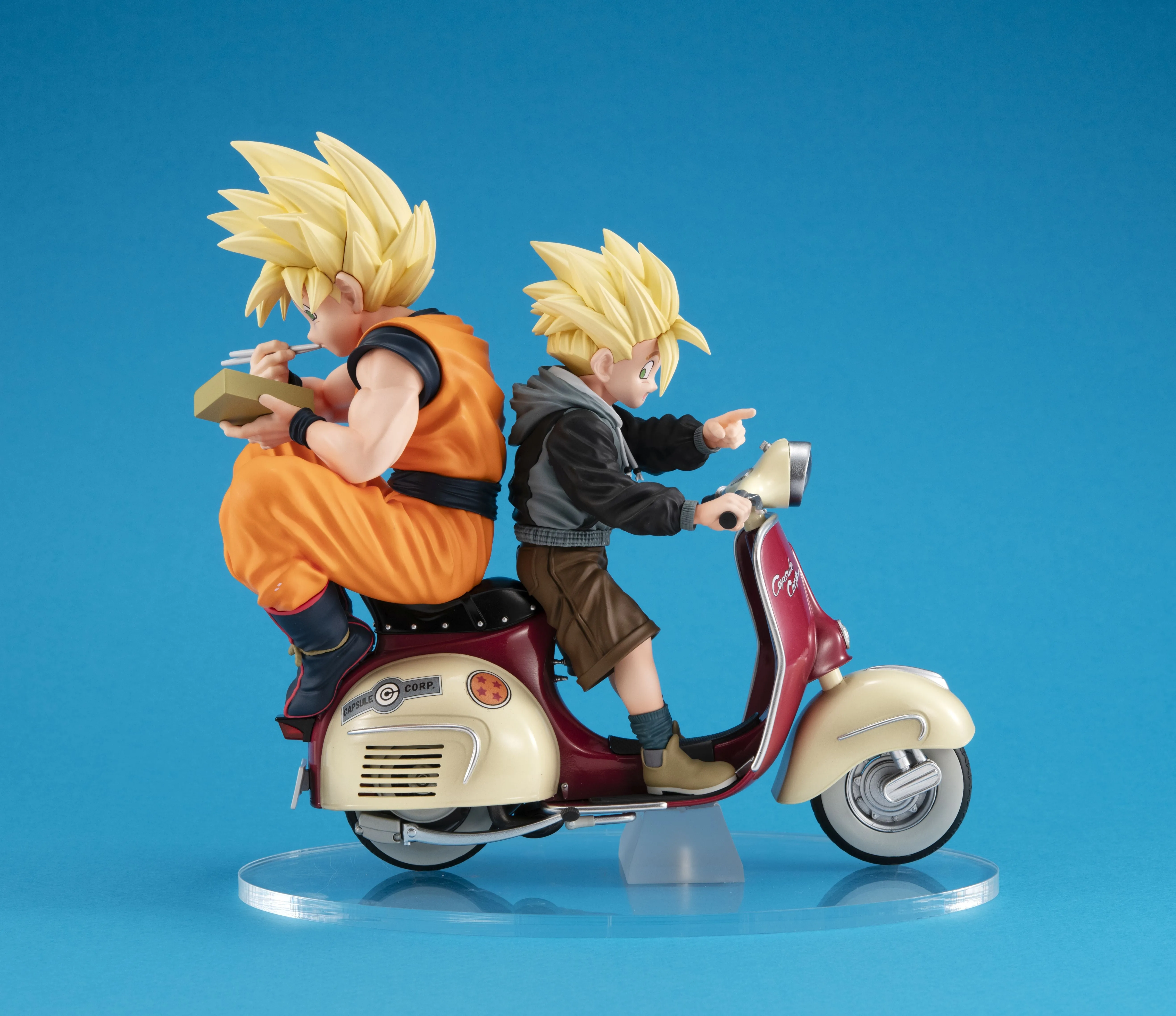 DESKTOP REAL McCOY EX: Dragon Ball Z - Super Saiyan Goku, Super Saiyan Gohan & Motorbike