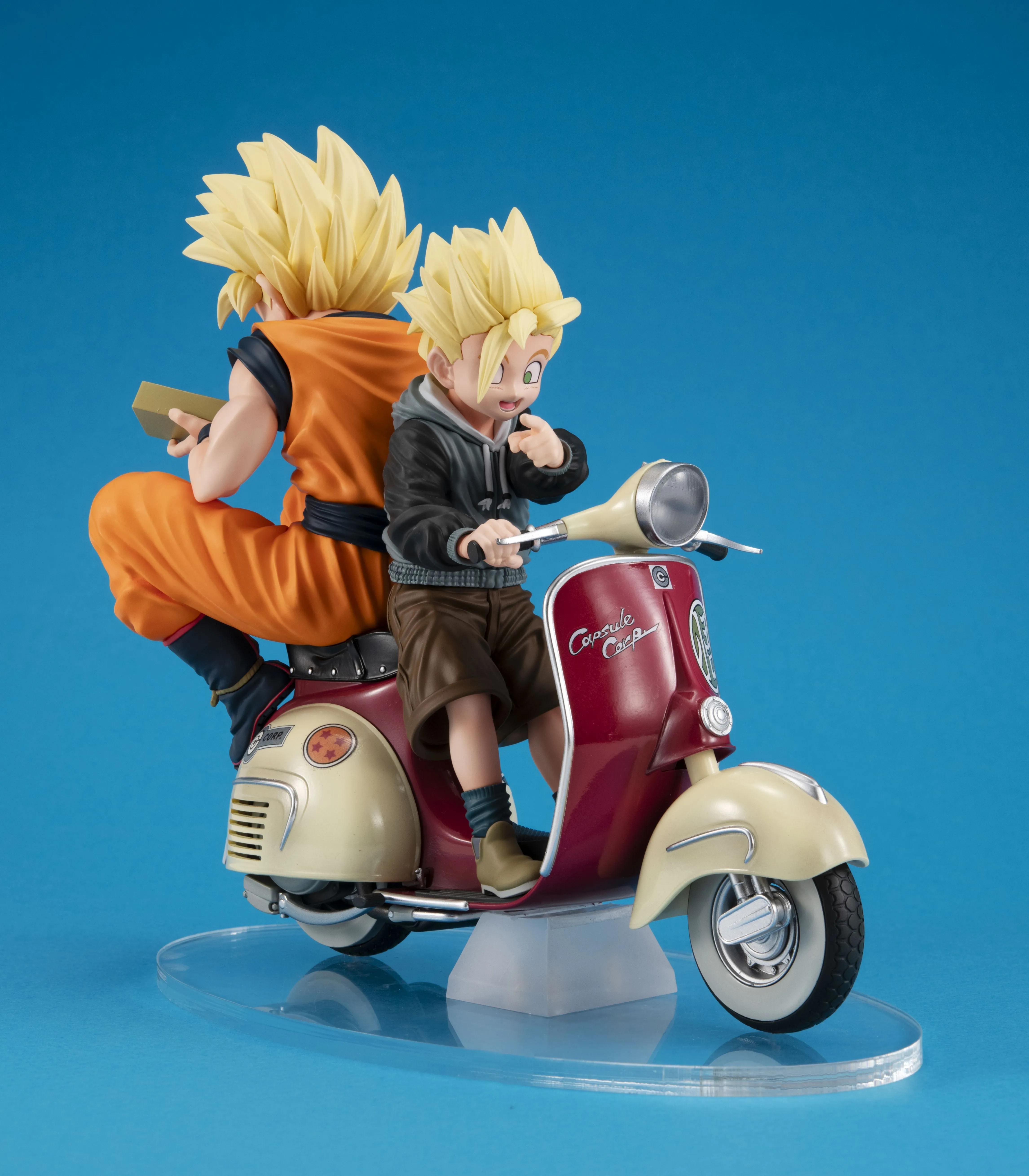 DESKTOP REAL McCOY EX: Dragon Ball Z - Super Saiyan Goku, Super Saiyan Gohan & Motorbike