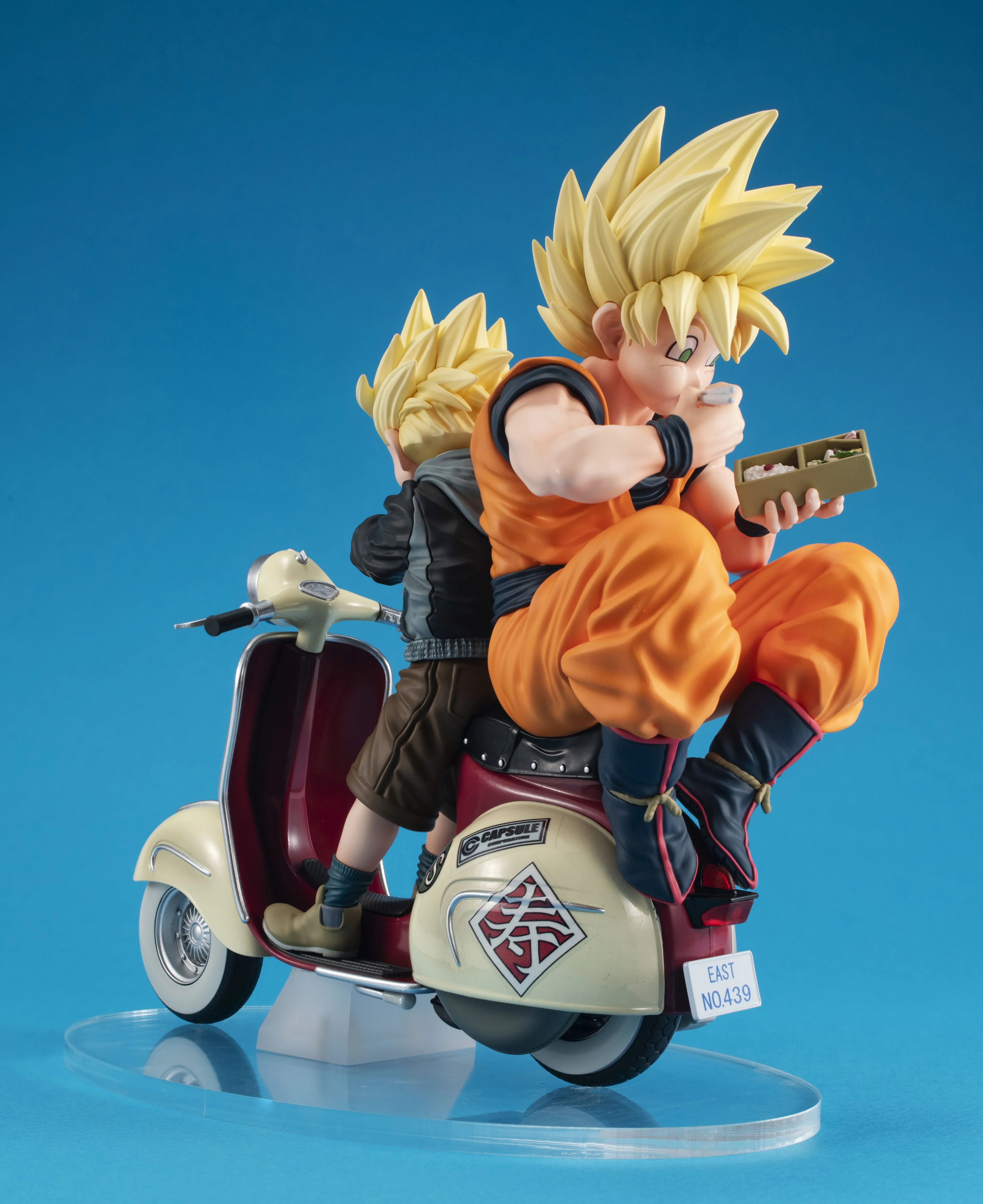 DESKTOP REAL McCOY EX: Dragon Ball Z - Super Saiyan Goku, Super Saiyan Gohan & Motorbike