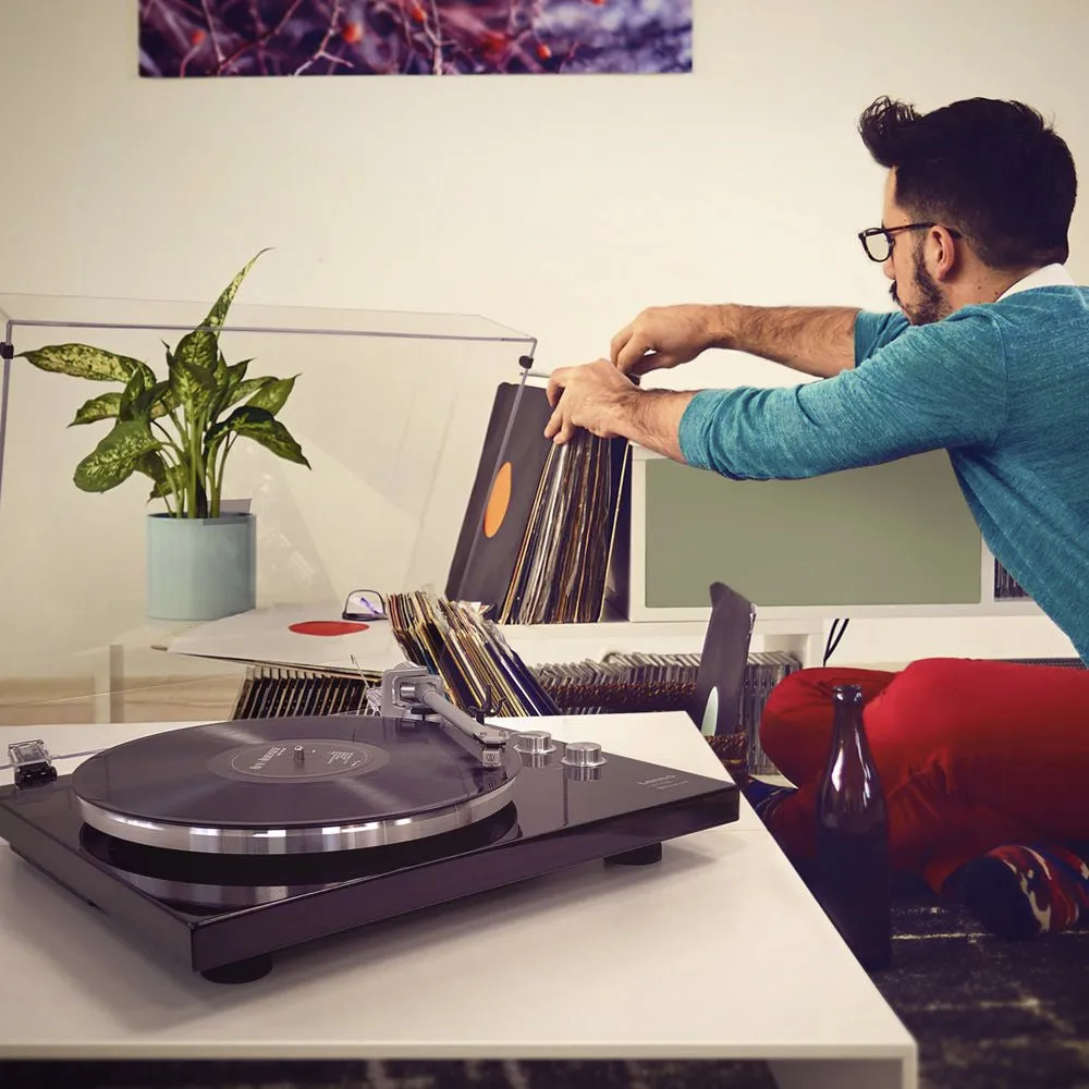 Lenco LBT-188 Turntable with Bluetooth Connectivity (Walnut)