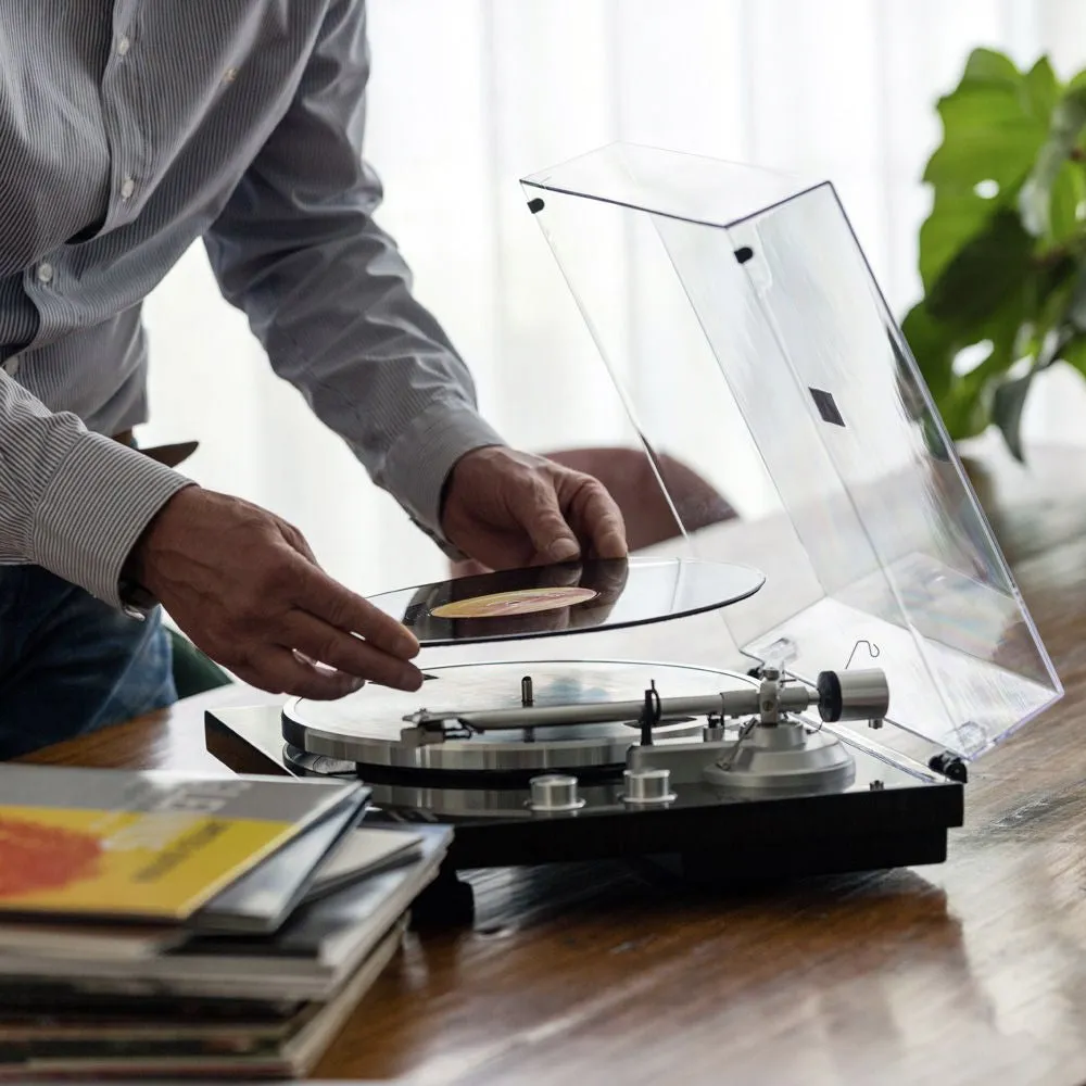 Lenco LBT-188 Turntable with Bluetooth Connectivity (Walnut)