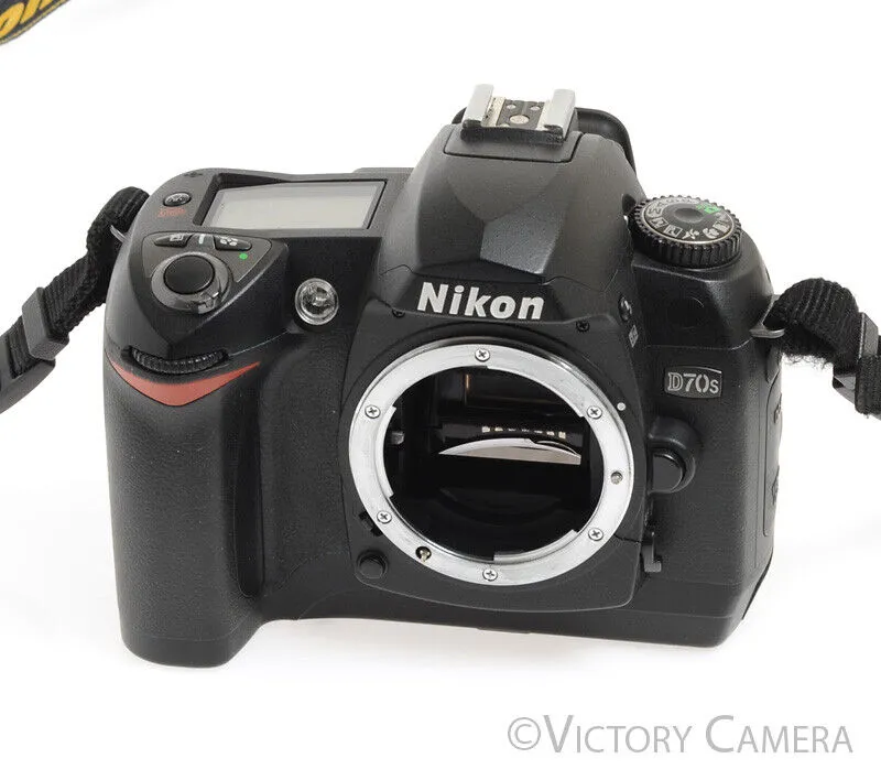 Nikon D70s Digital SLR Camera Body w/ Battery & Charger